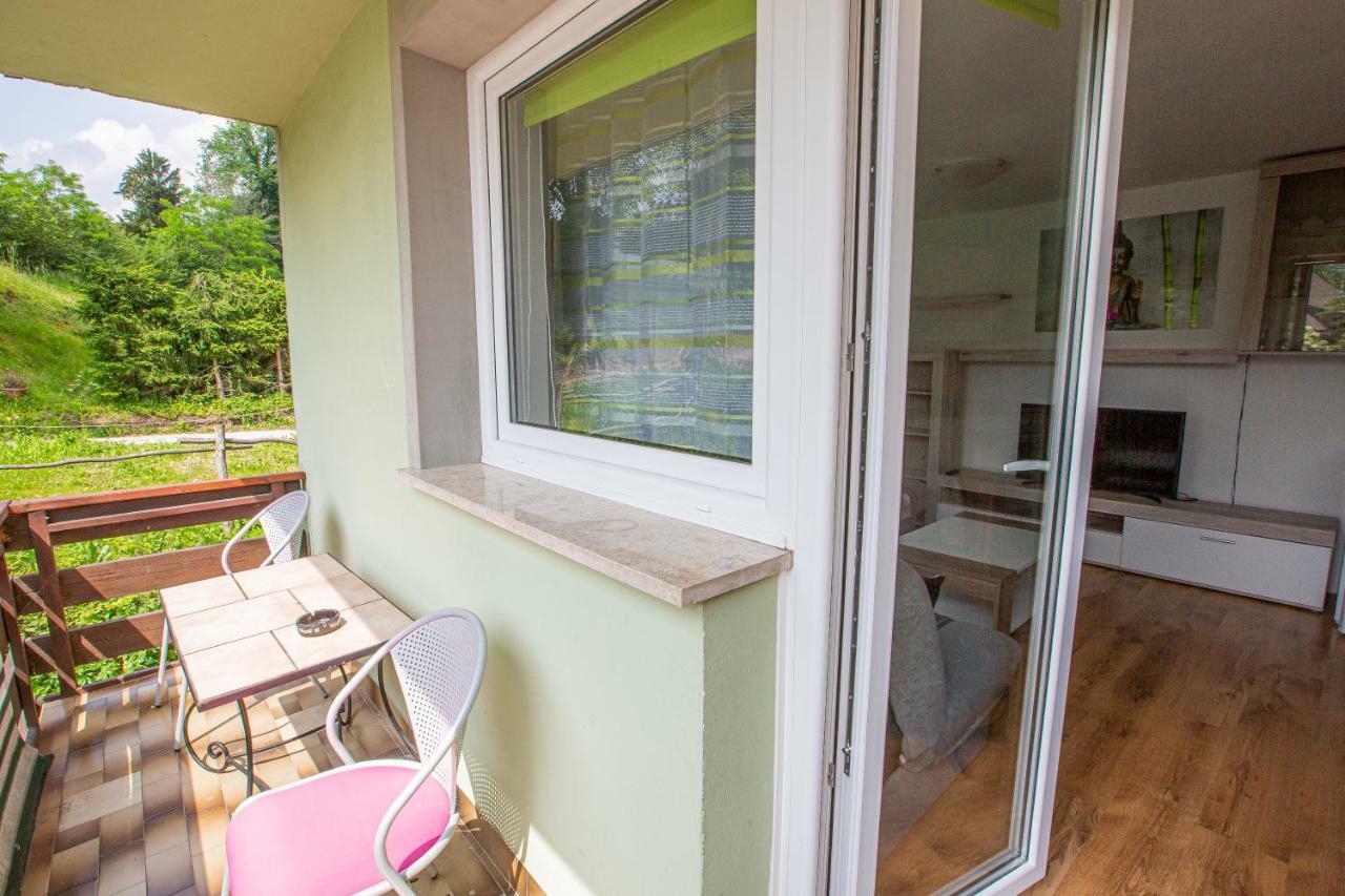 Honey Bee Apartment *